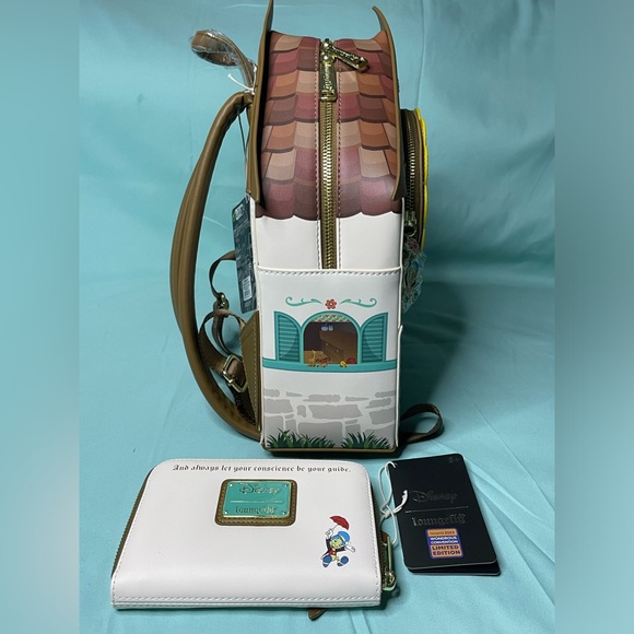 Disney x Loungefly 2023 Wondrous Convention Exclusive Pinocchio Cuckoo Clock Set - Picture 5 of 9